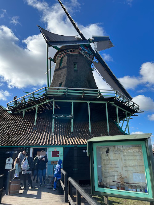 オランダ　風車　入り口